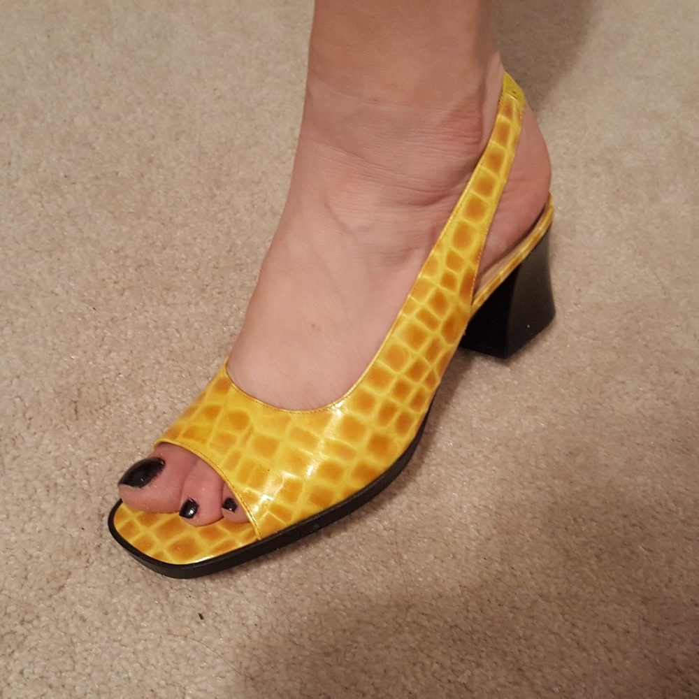 08:04 - (Vintage) Calico Patent Leather Reptile Sandals